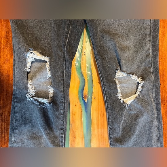 Levi’s 721 High Rise Distressed Skinny Jeans - Picture 4 of 5